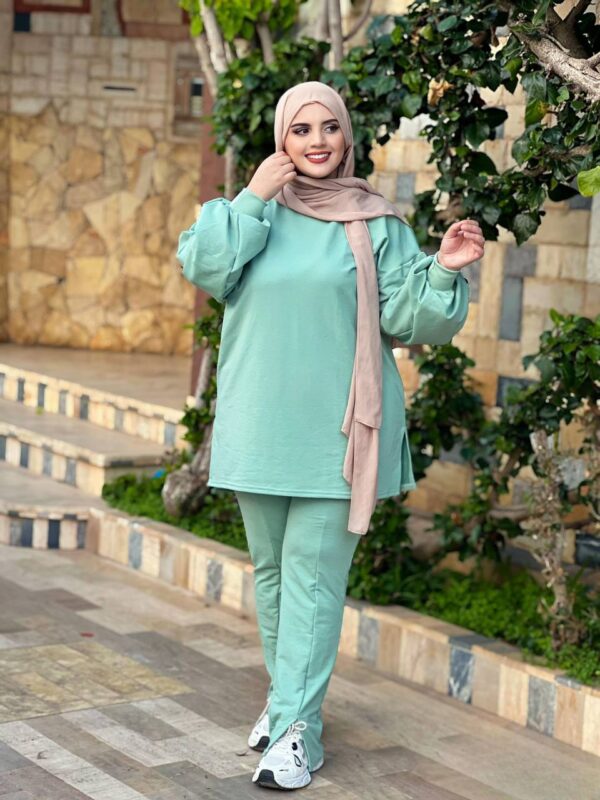 Two-Piece Sports Set for Hijabis and Non-Hijabis | Turkish Fabric SU005CH - Image 2